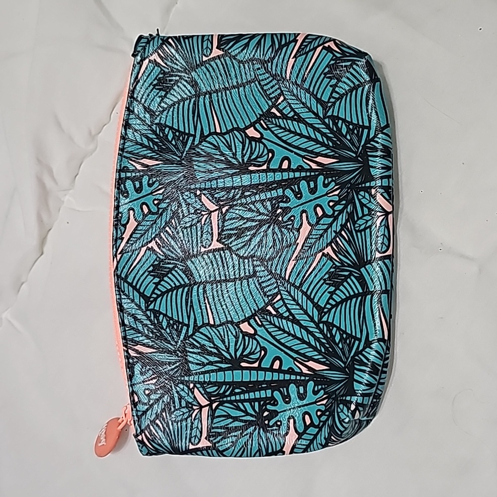 Ipsy makeup bag